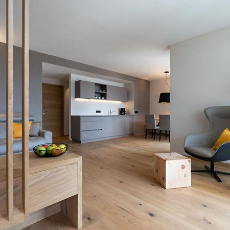 Feldhof Vilpian- Urlaub Auf Dem Bauernhof Apartment Bagian luar foto