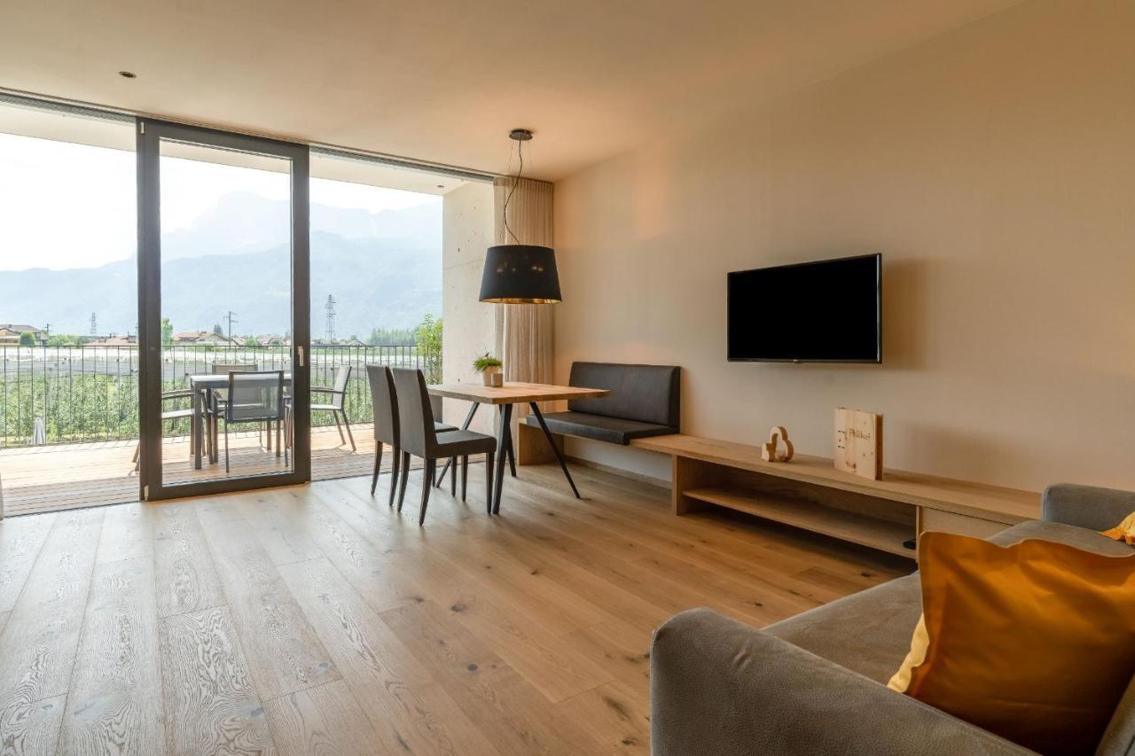 Feldhof Vilpian- Urlaub Auf Dem Bauernhof Apartment Bagian luar foto